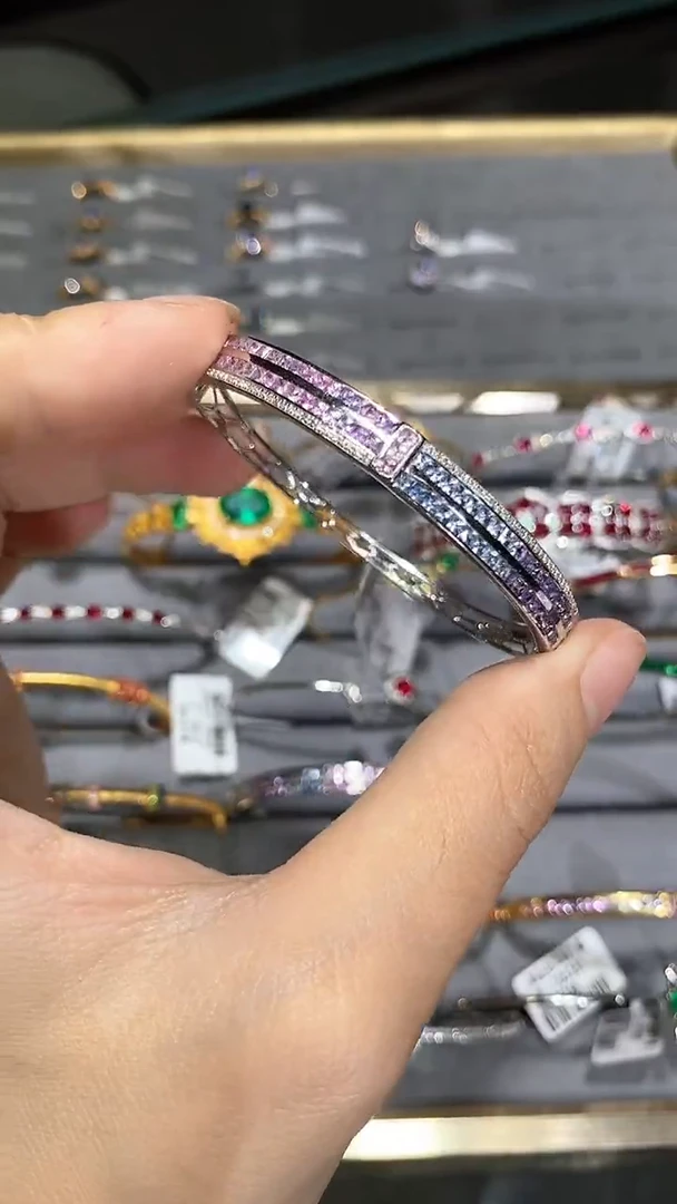 手镯蓝宝石18K金镶嵌