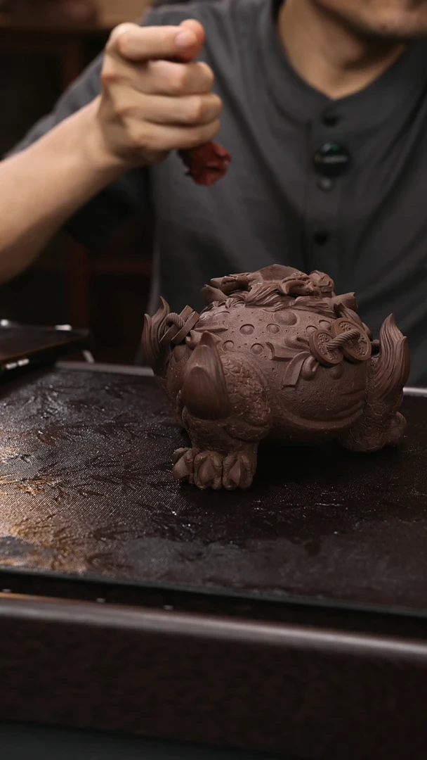 紫砂茶宠蟾王大号，