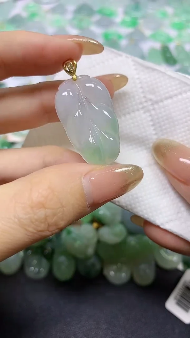 颈饰未镶嵌翡翠A货