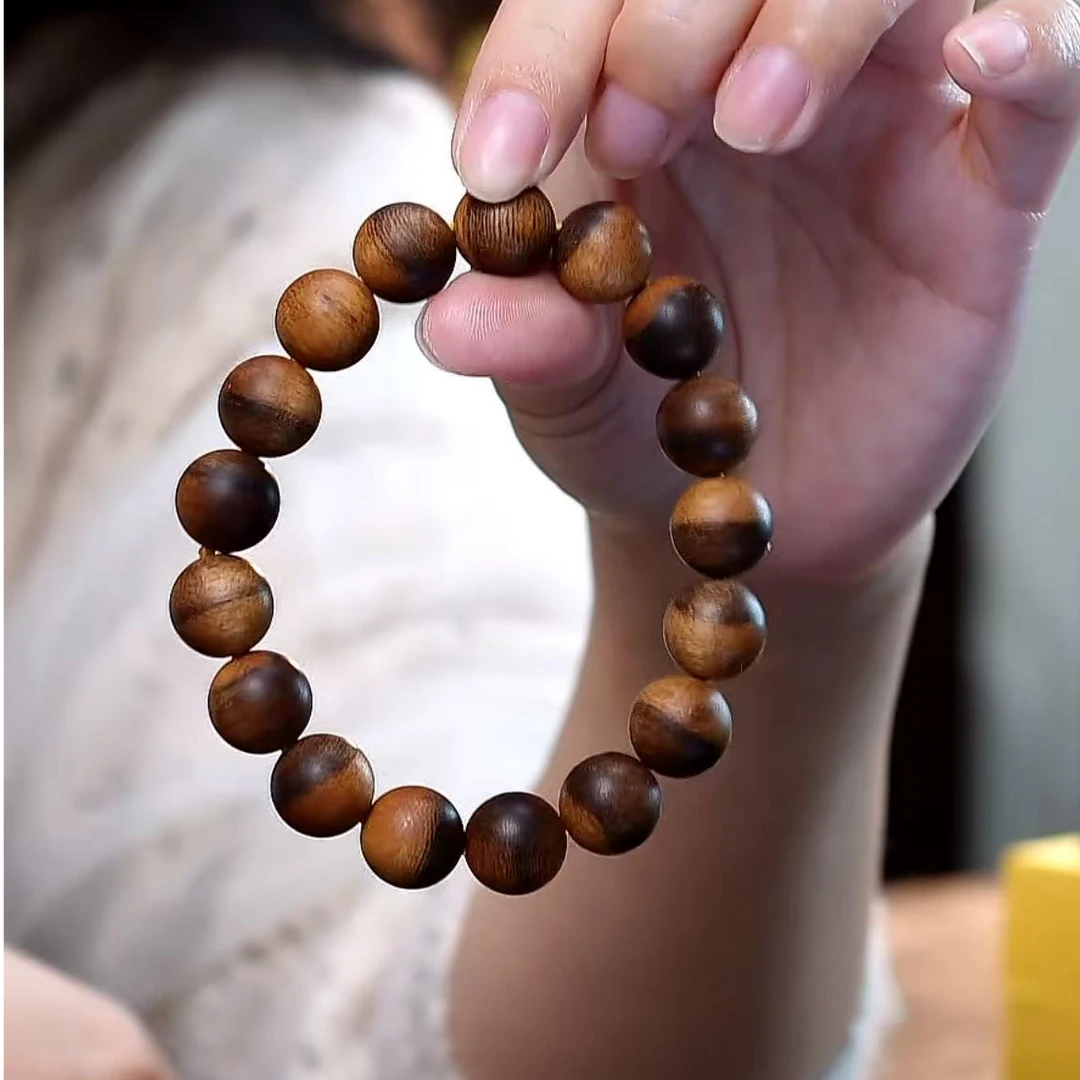 沉香蚁王--一线天黄奇楠1.2手串