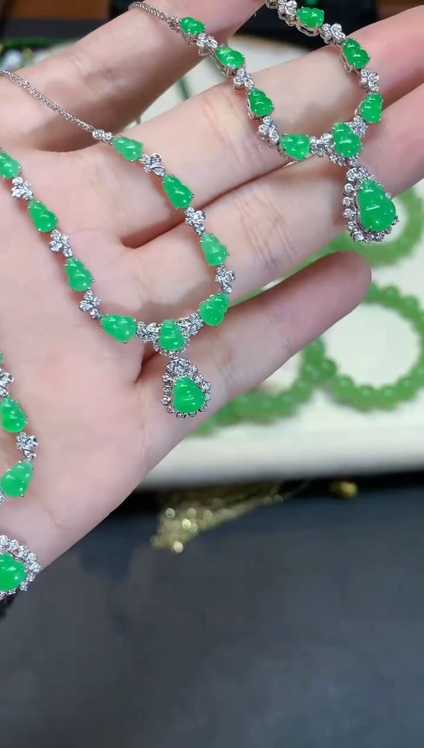 项链18K金镶嵌翡翠（多样性发一件）S982|9800