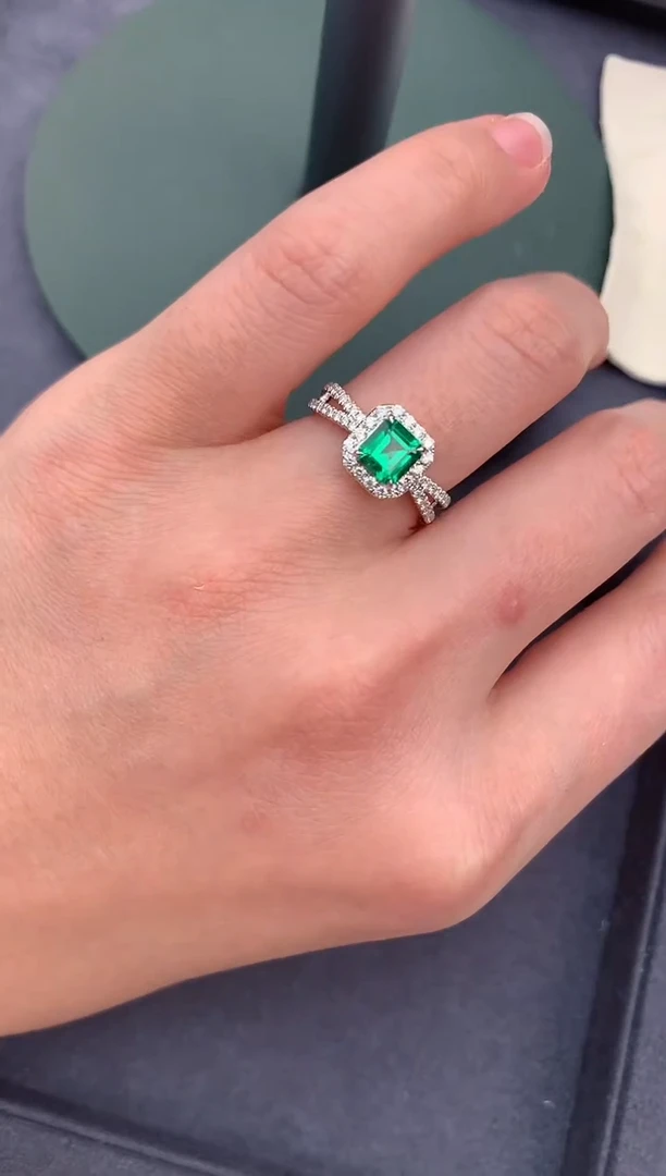 【闪购商品】祖母绿戒指18K金镶嵌71分祖母绿戒指