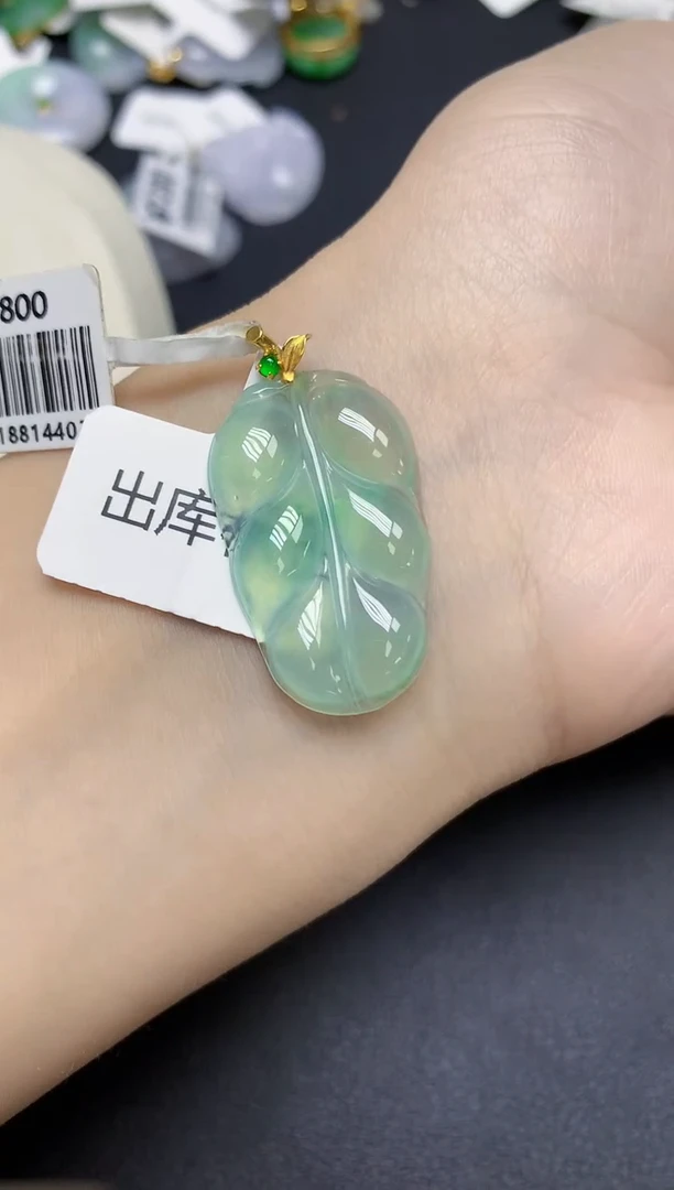 颈饰18K金镶嵌翡翠天然缅甸翡翠A货多样性发一件
