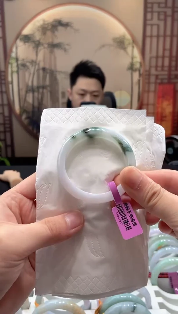 翡翠手镯未镶嵌000050652