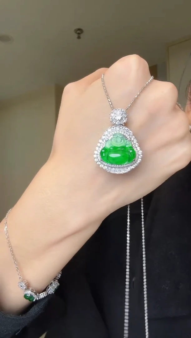 【闪购商品】翡翠吊坠(不含链)银S925镶嵌天然翡翠吊坠