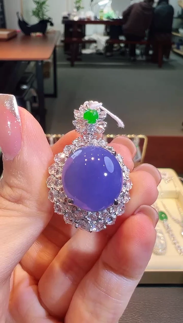 【闪购商品】翡翠吊坠(不含链)18K金镶嵌翡翠