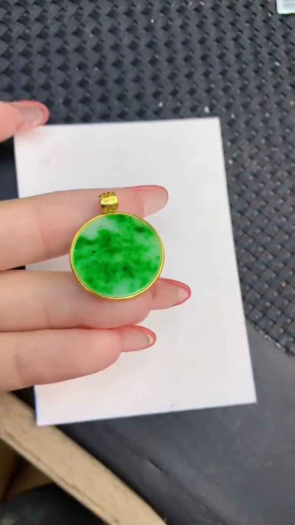 颈饰未镶嵌翡翠1