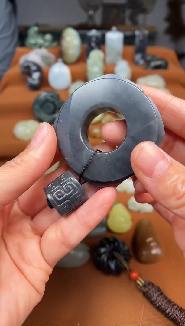 颈饰未镶嵌和田玉卡***K平安扣