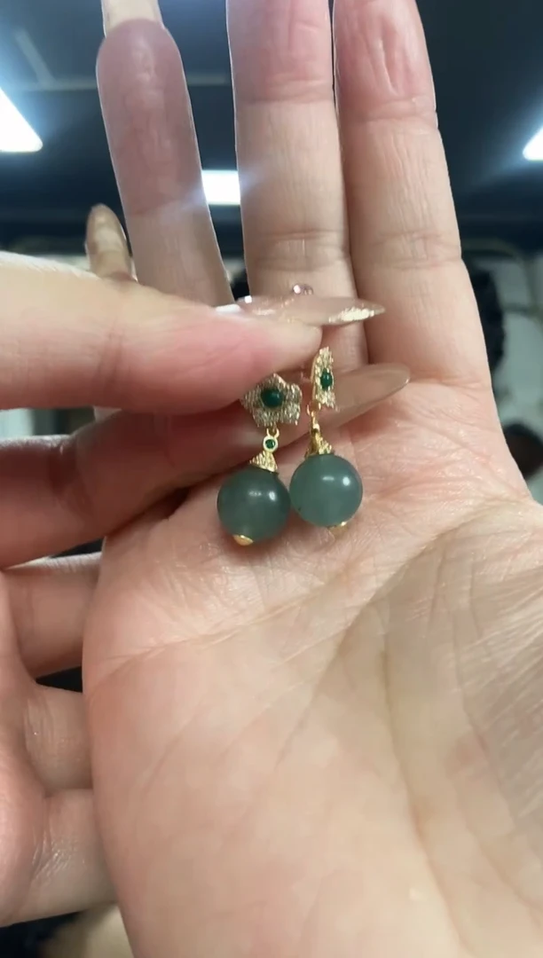 【闪购商品】翡翠耳饰未镶嵌多样性发其一颜色微差