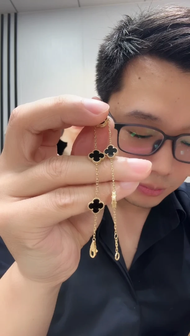 18K金镶嵌手链玛瑙/玉髓黑色k黄，小号五花手链