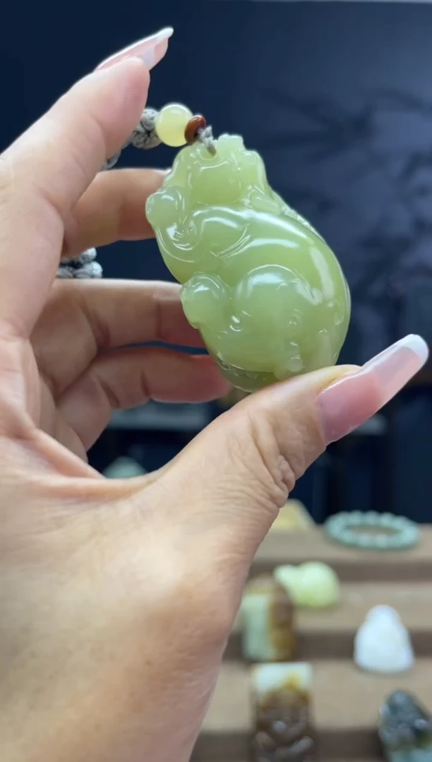 颈饰未镶嵌和田玉1