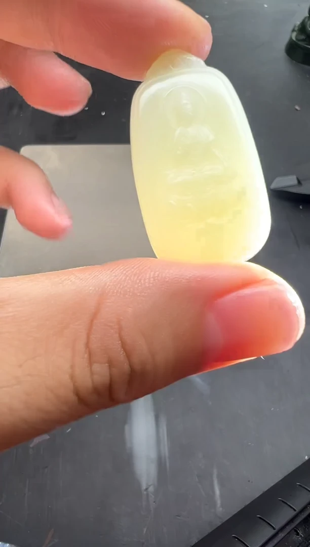 和田玉未镶嵌颈饰玉牌