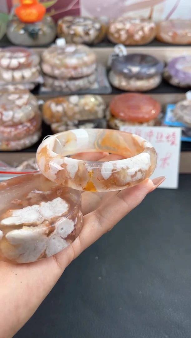 未镶嵌手镯石英质玉60