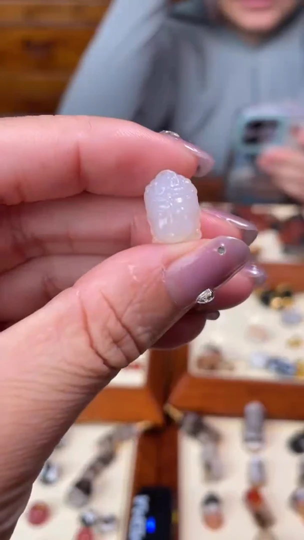 玛瑙/玉髓颈饰未镶嵌193荔枝冻观音