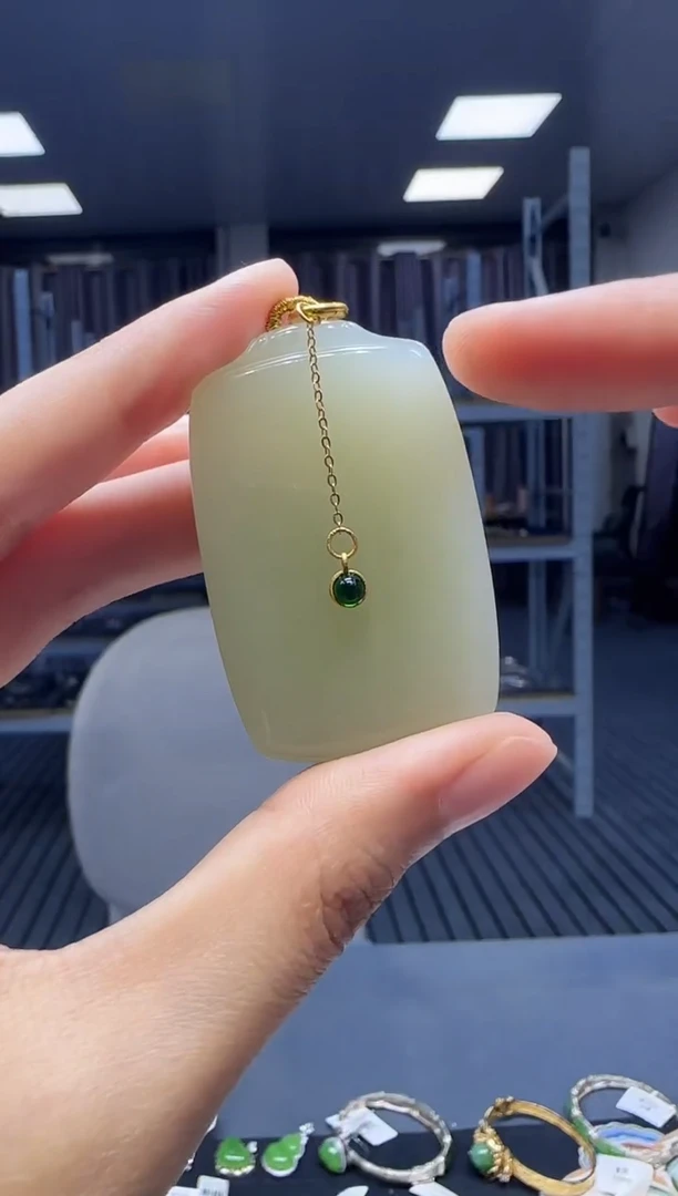 和田玉18K金镶嵌挂件1