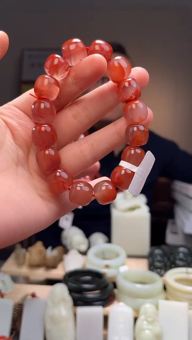 颈饰未镶嵌南红玛瑙手串