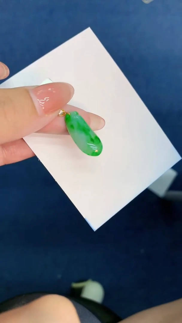 翡翠18K金镶嵌颈饰           1