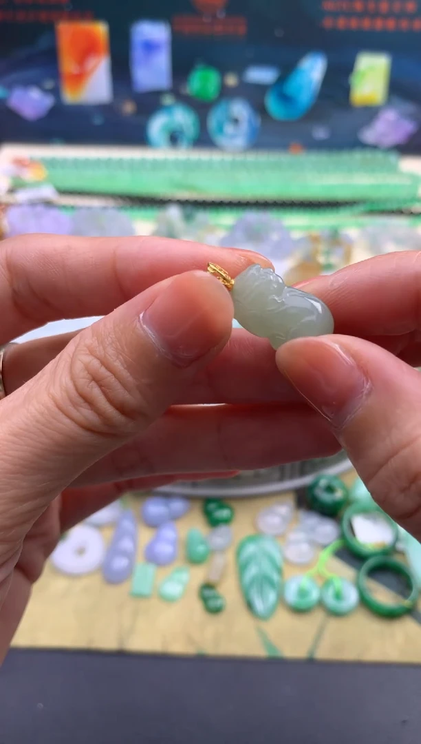 翡翠银S925镶嵌颈饰翡翠