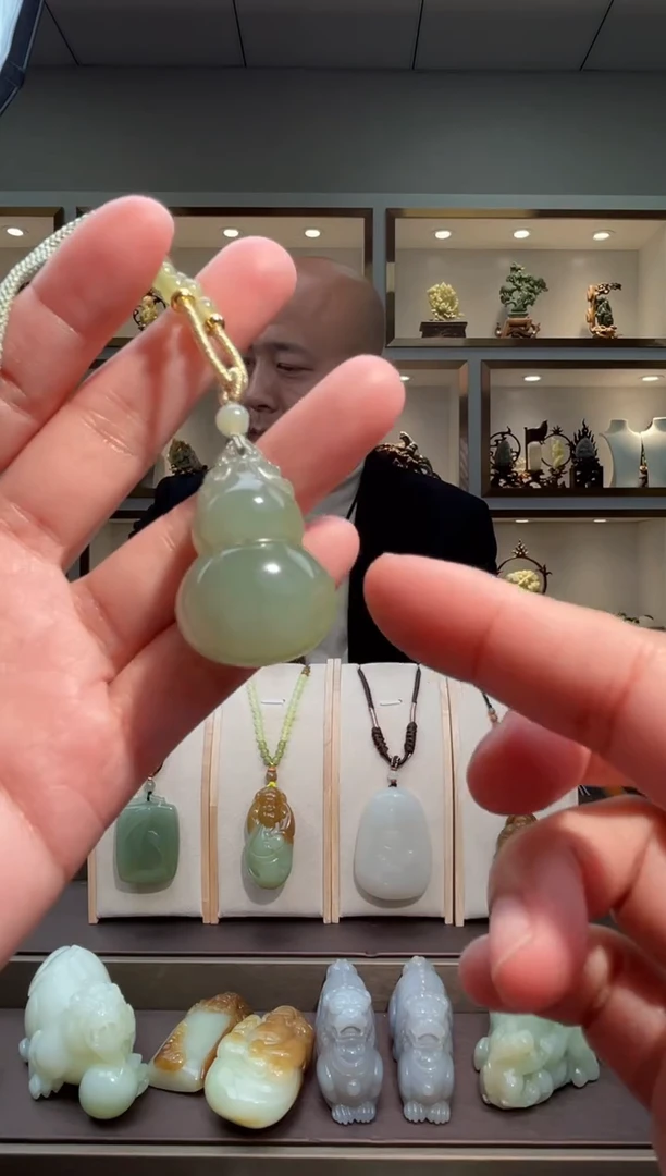 颈饰未镶嵌和田玉苏