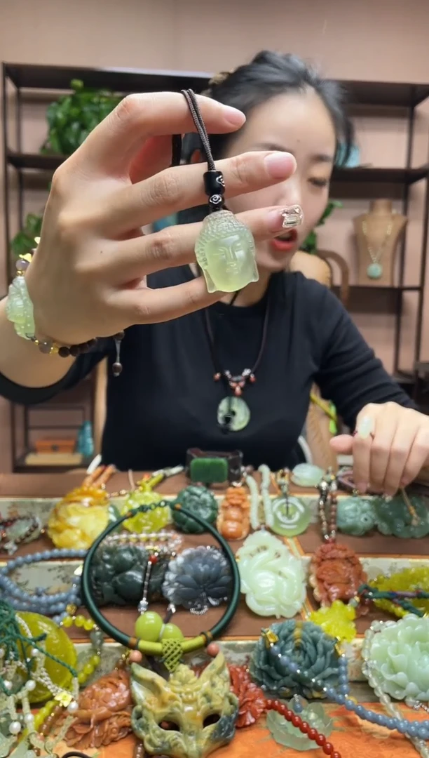 未镶嵌岫玉吊坠·1