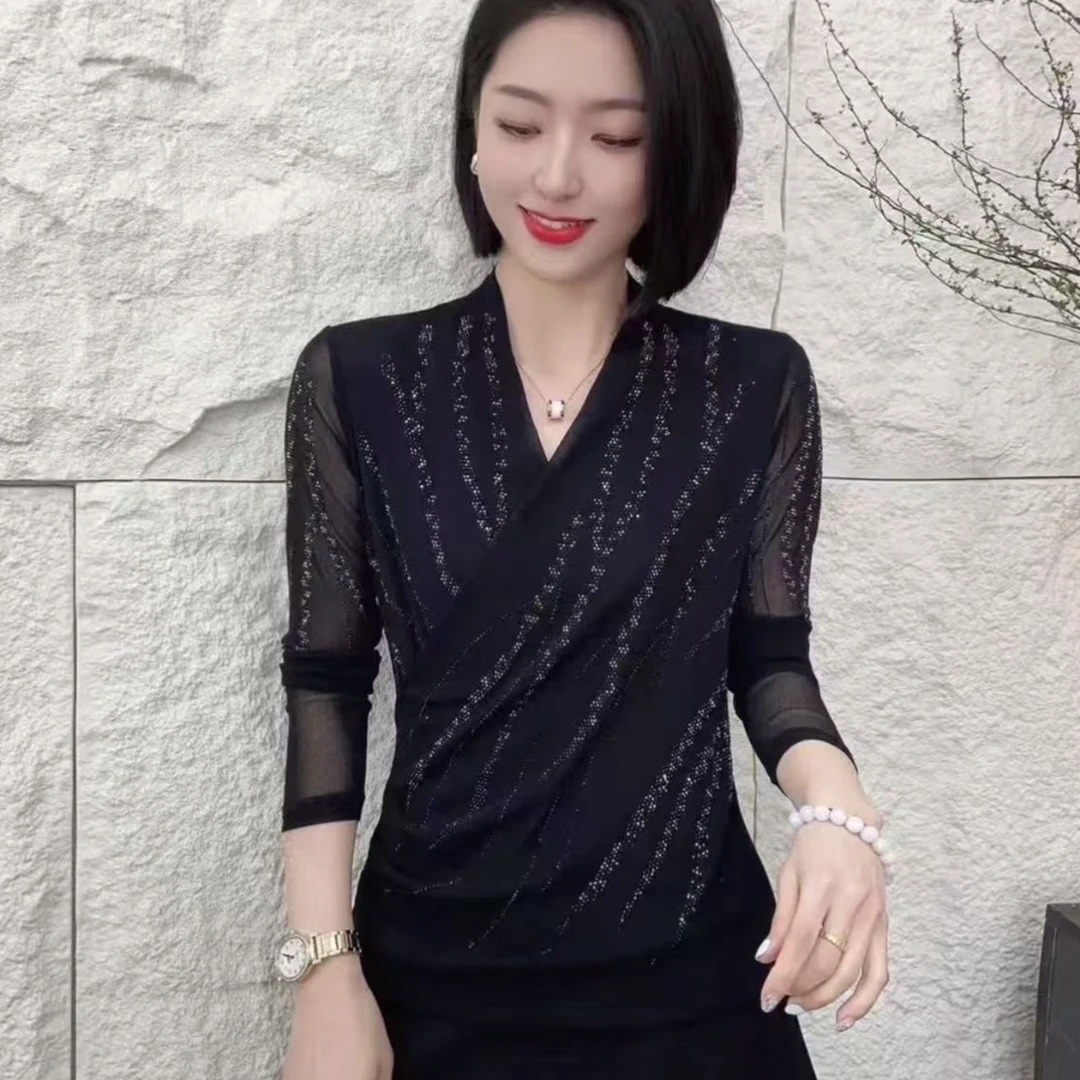 2025新款民族风V领修身秋季百搭内搭时尚妈妈装长袖洋气小衫9967