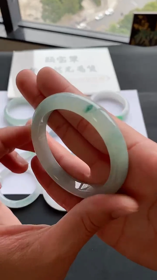 【闪购商品】翡翠手镯未镶嵌23号55.7*9.7*8.3正圈