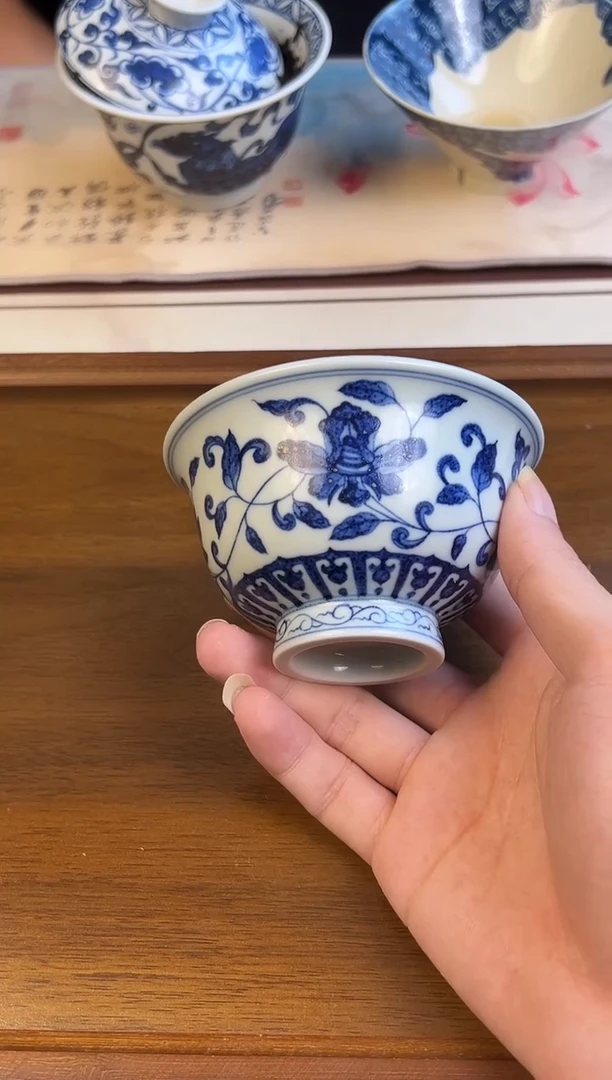 问青坊纯手工手绘青花缠枝花卉柴窑压手杯