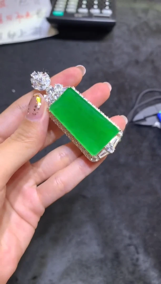 翡翠合金颈饰7004723/1993/多样性发/1件