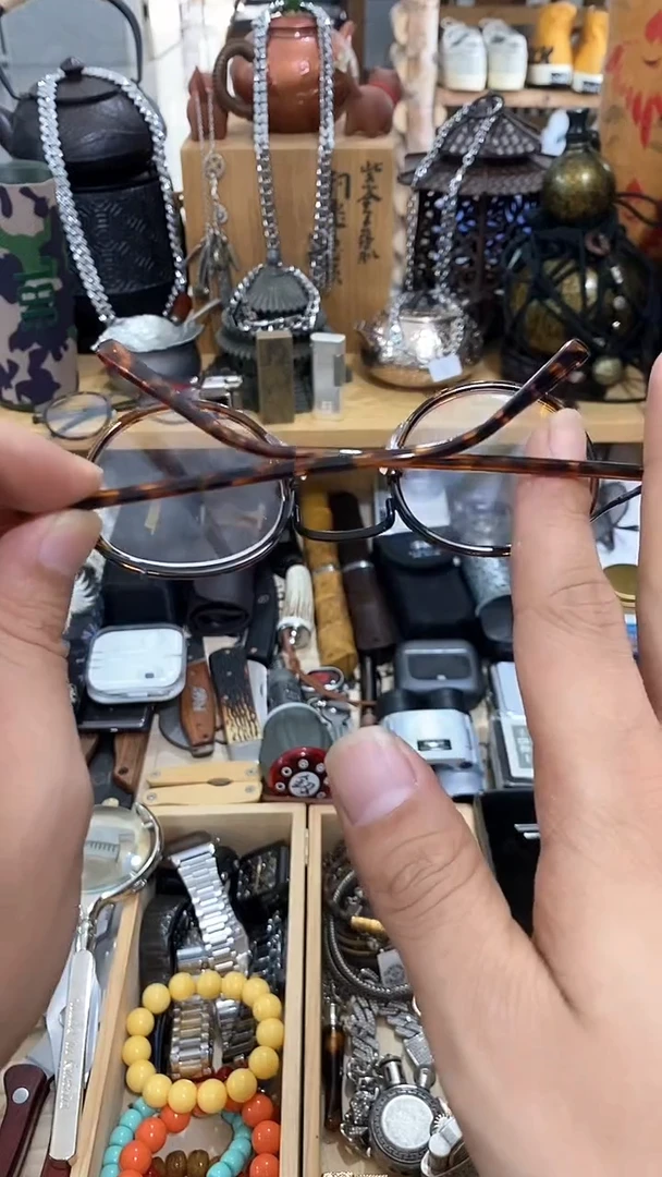 瓷片闪购商品  如图所示