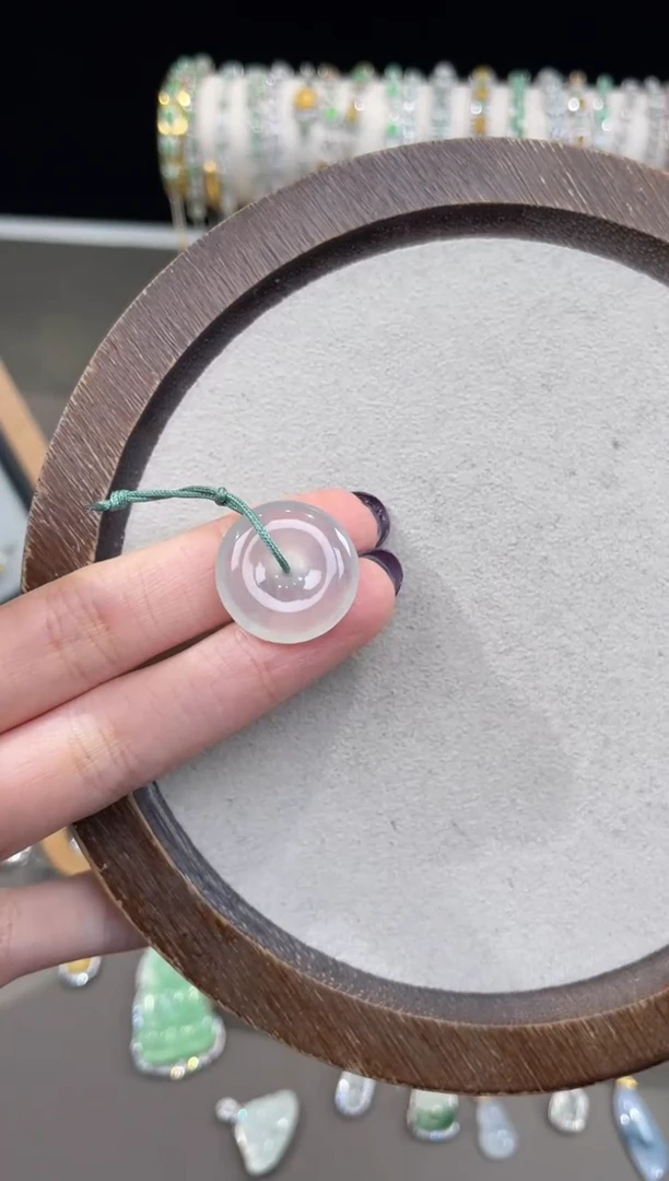 颈饰未镶嵌翡翠1