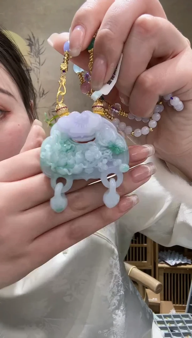 【闪购商品】翡翠颈饰未镶嵌吊坠