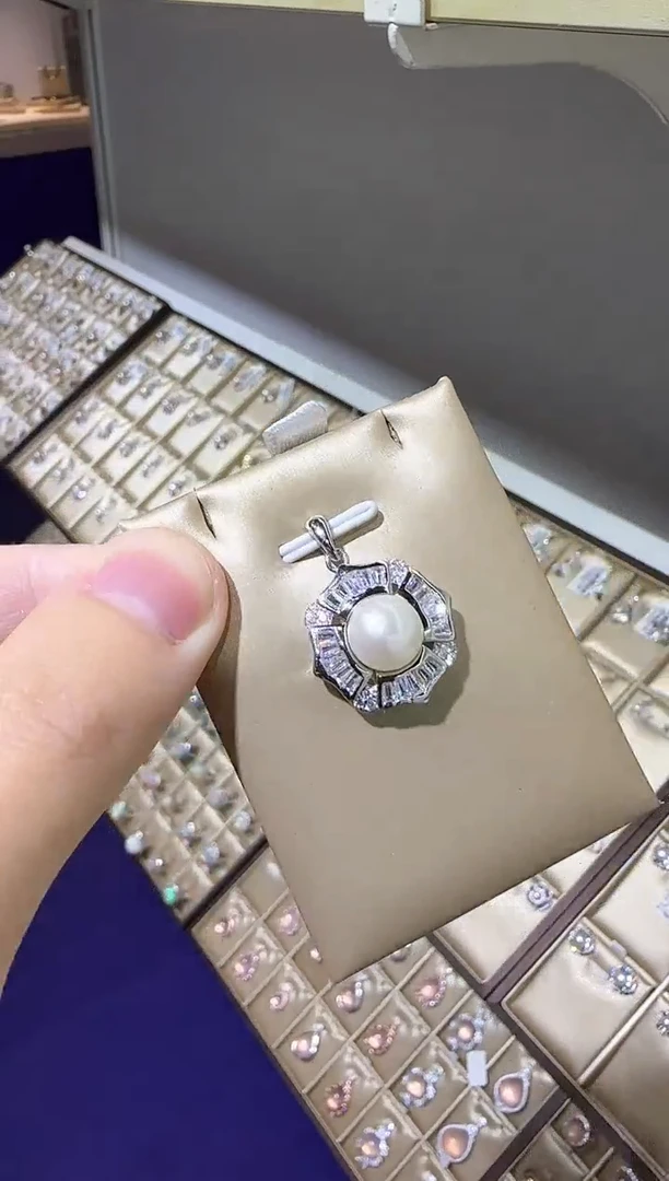 【闪购商品】淡水珍珠颈饰银S925镶嵌9mm吊坠