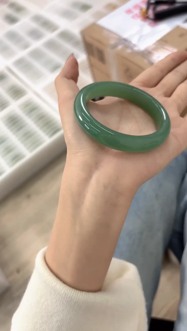 未镶嵌手镯石英质玉160-54D