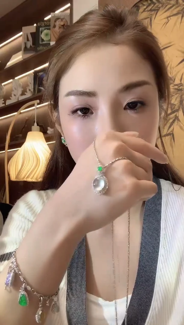 翡翠18K金镶嵌吊坠(不含链)D50翡翠