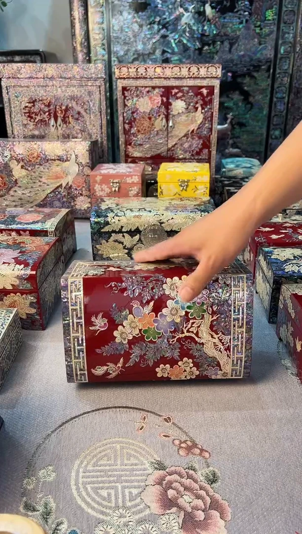 绒布底弘贝雅螺钿漆器文化馆