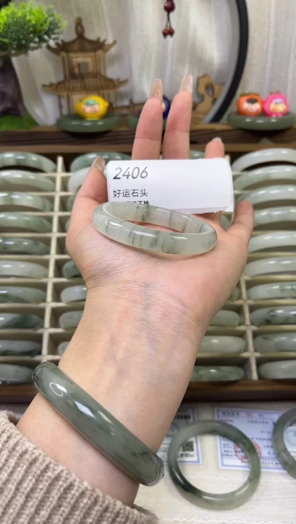 未镶嵌手镯石英质玉2406微瑕