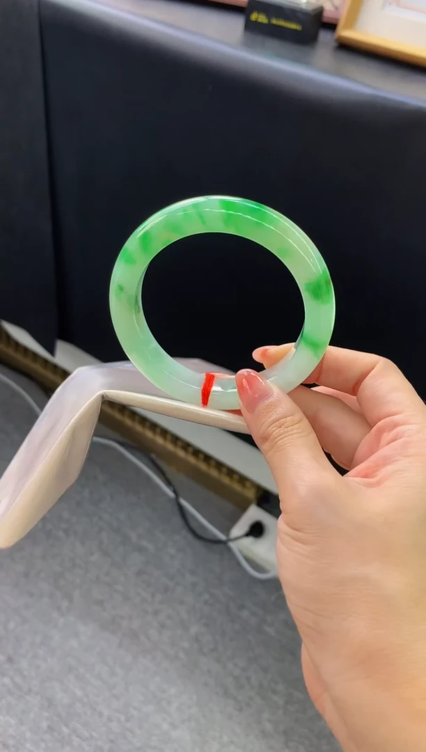 未镶嵌手镯翡翠- 全款11万 定金2万