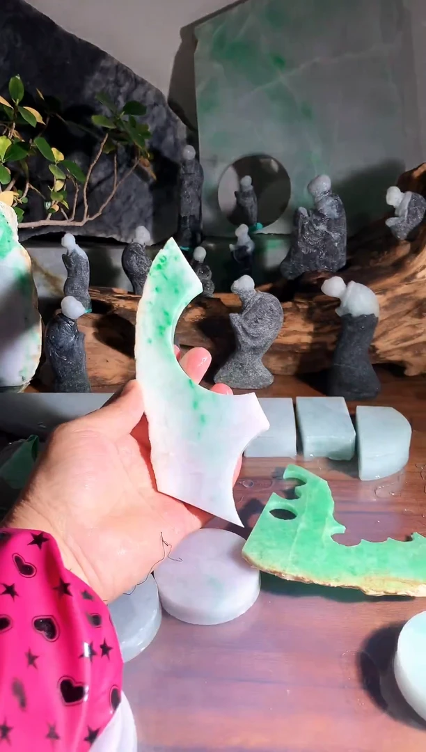 【闪购商品】翡翠吊坠(不含链)未镶嵌E46