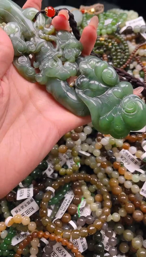 未镶嵌和田玉挂件1