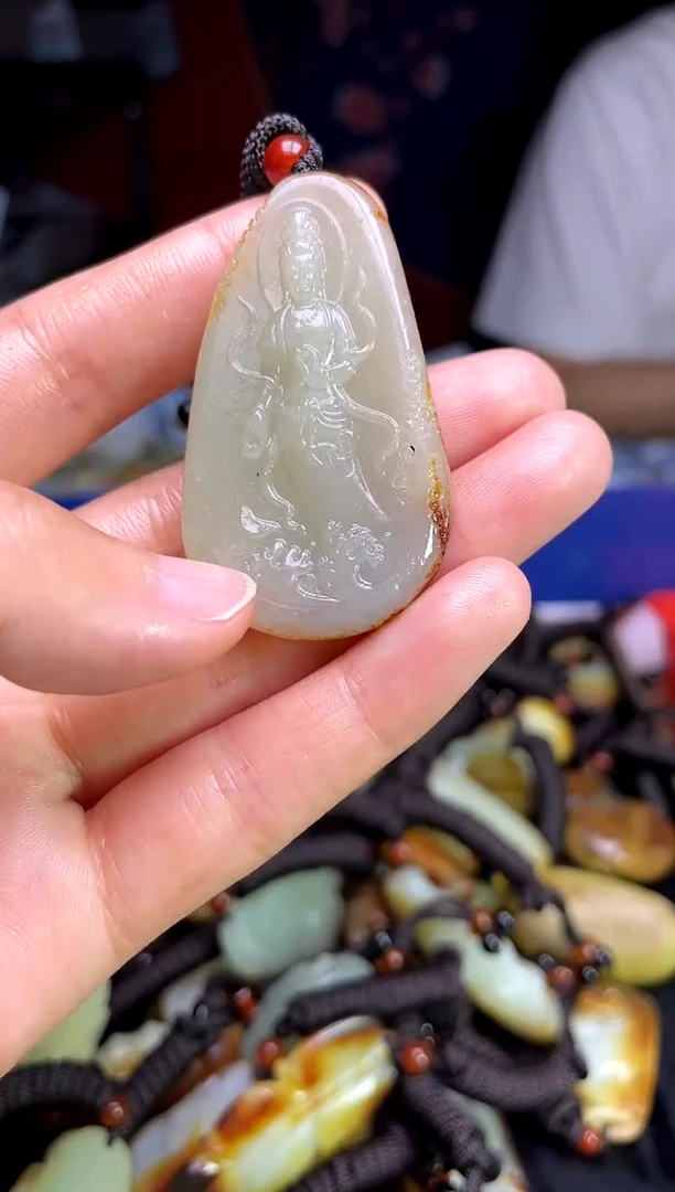 和田玉未镶嵌颈饰1