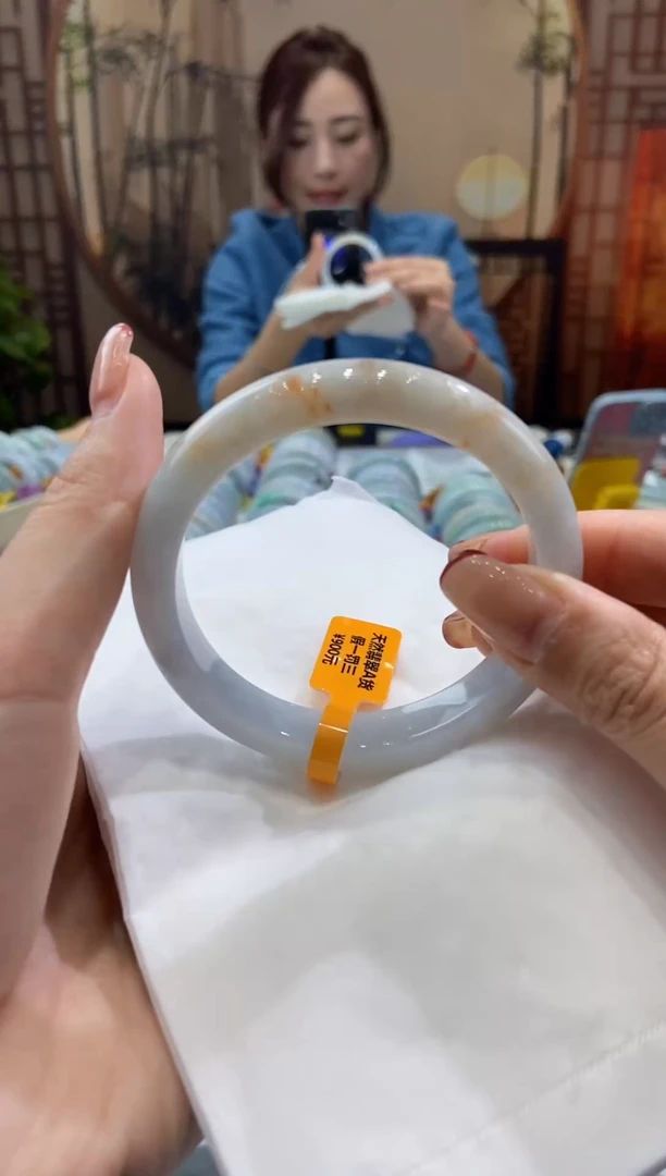 【闪购商品】翡翠手镯未镶嵌00010567