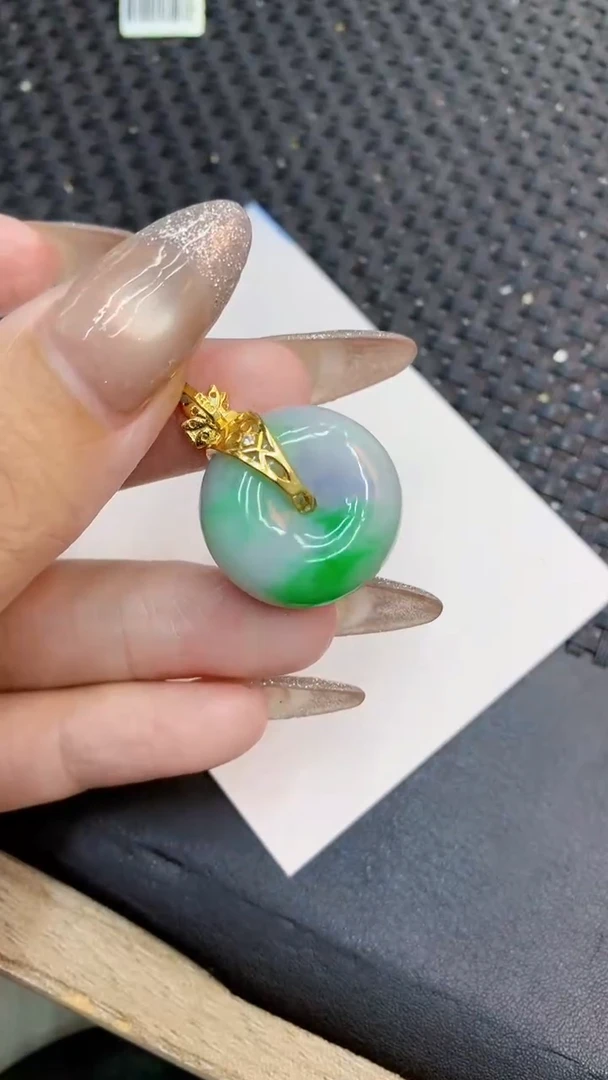 颈饰未镶嵌翡翠1