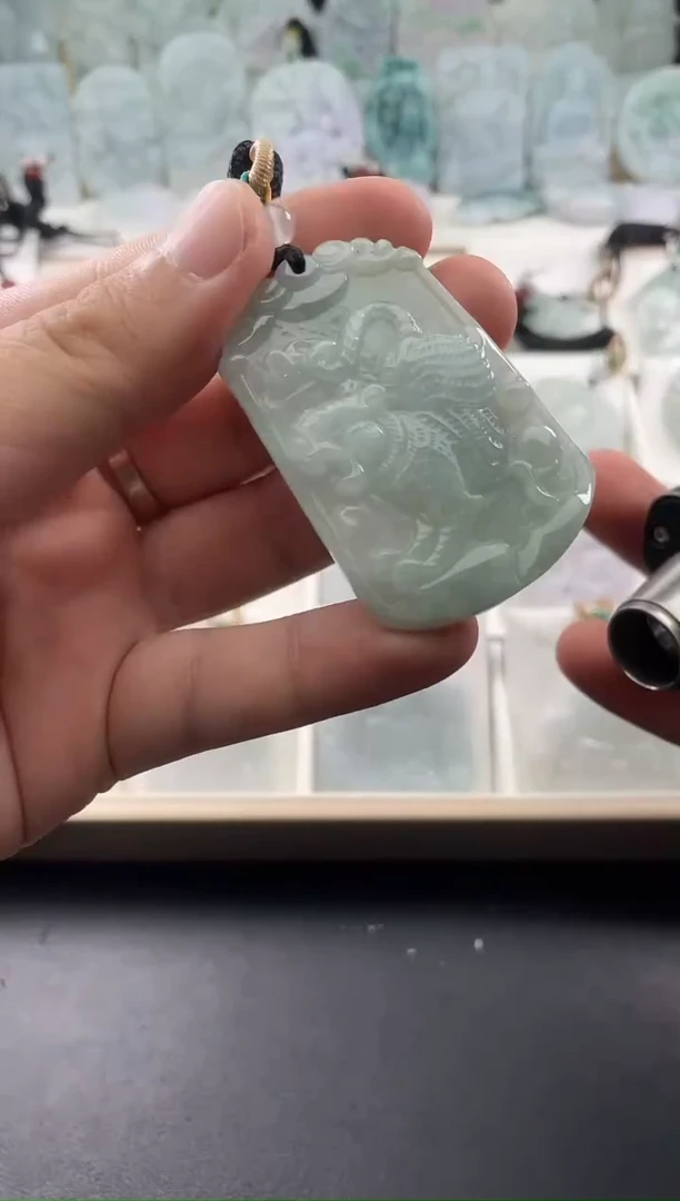 颈饰未镶嵌翡翠....10/19/.381