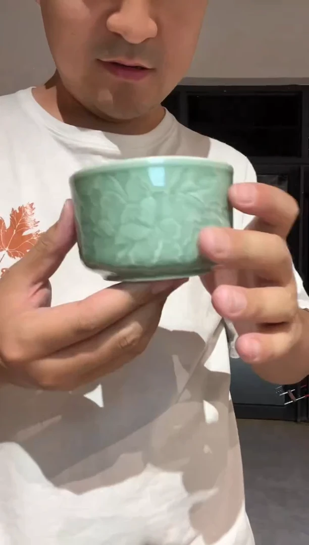 瓷微瑕小号保鲜盒一只