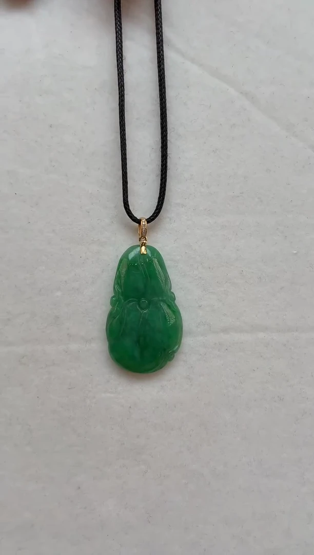 颈饰18K金镶嵌翡翠挂件