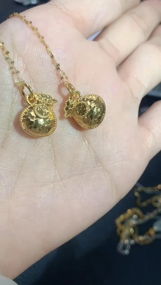 【云中意】-18K金大版福袋吊坠配件（不含链） - 多样性发货一件 HLX