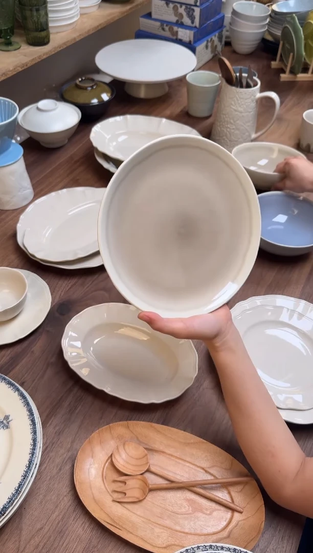 瓷英格列斯灰色小平盘