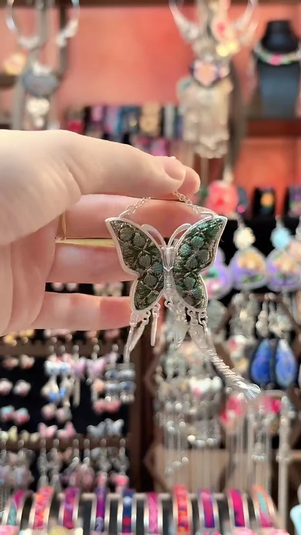 织绣 云织谣民族风精美饰品   200