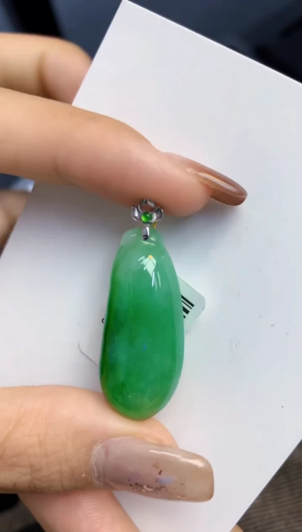 颈饰18K金镶嵌翡翠天然缅甸A货翡翠百元以上9元证书费自理