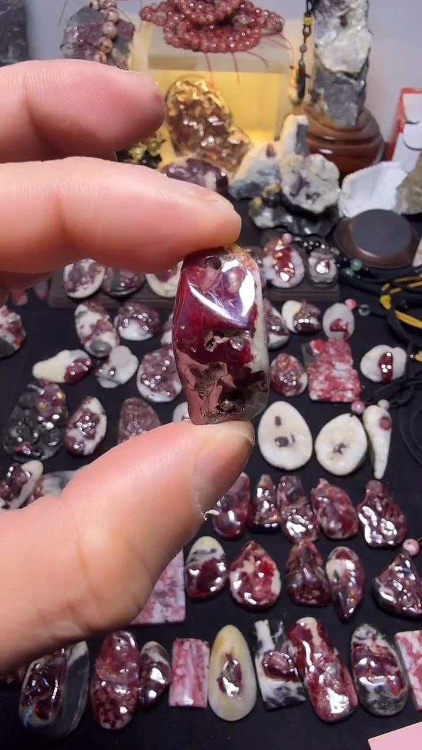 天然辰砂大晶砂随行吊坠